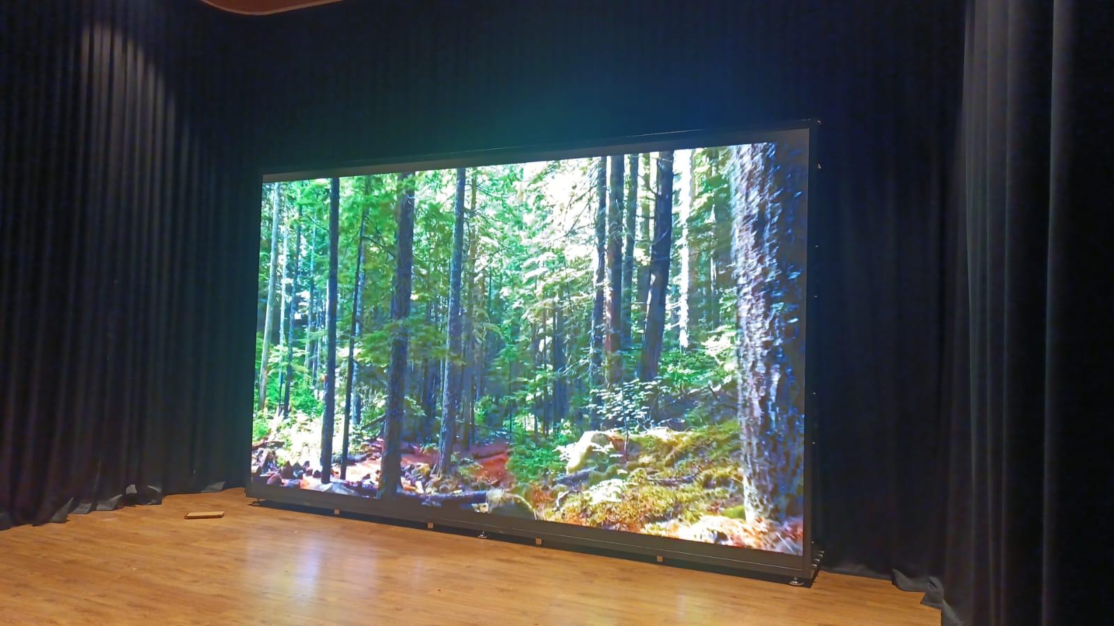 Girne Koleji Yenimahalle'ye 15m² Videowall LED Ekran Image